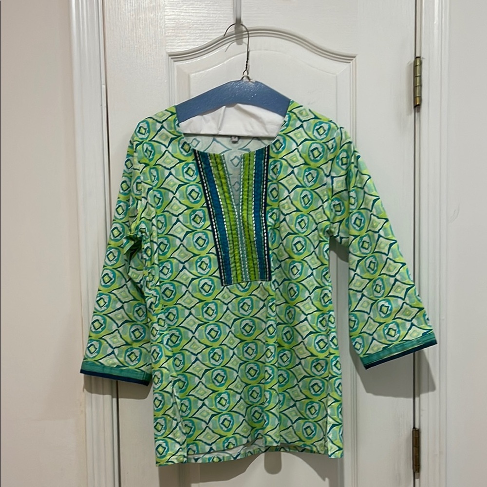 Bella Tu top size medium with matching face mask EUC